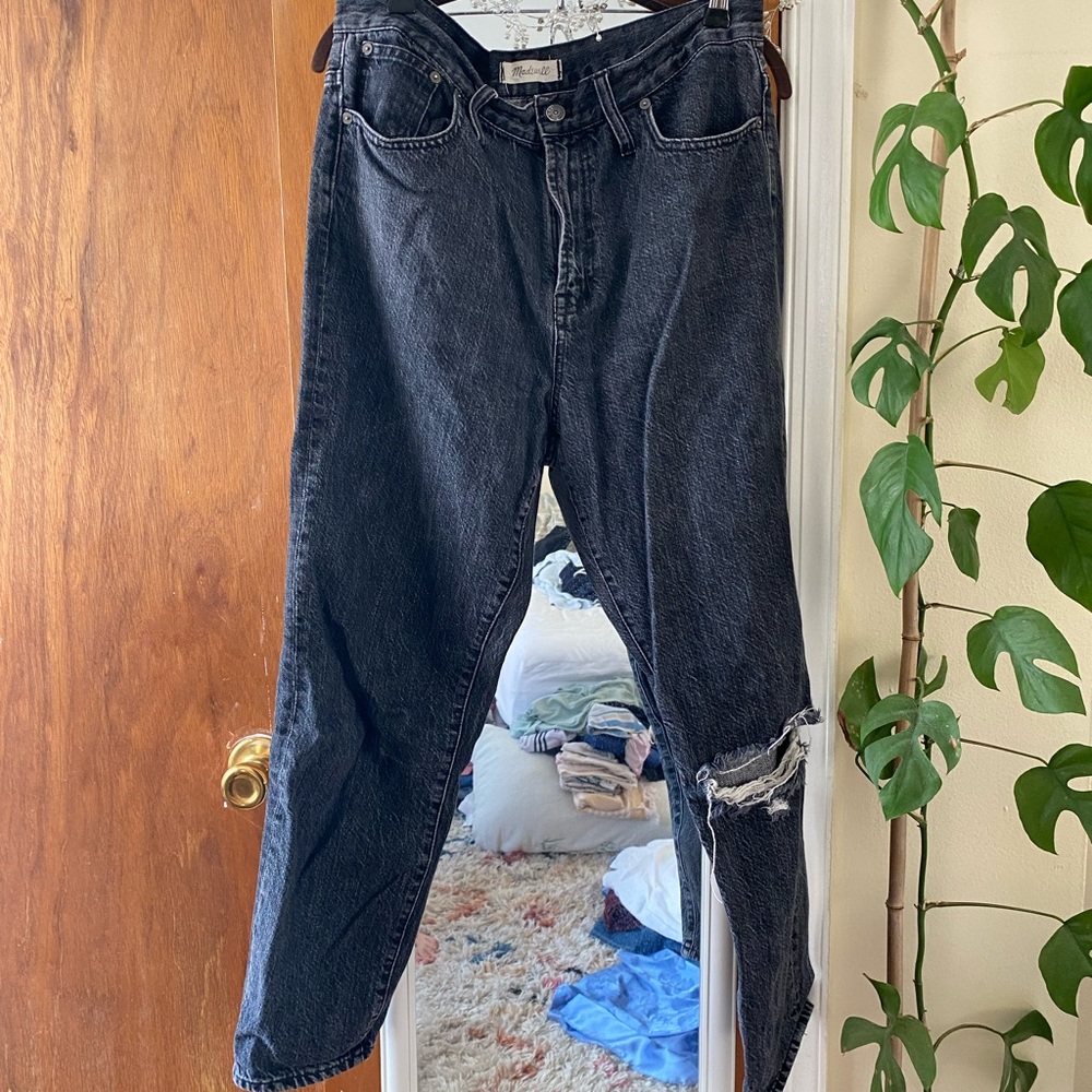 Madewell brand distressed on jeans - great vintage style. Size 31